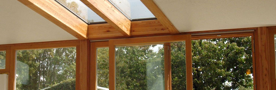 GHV mbH Gesellschaft für Holzverarbeitung Zimmerei || Leistungen - Dachflächenfenster, Fenster